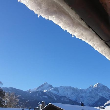 Bunter Hirsch Ferienwohnung Im Garmischer Zentrum Ngoại thất bức ảnh