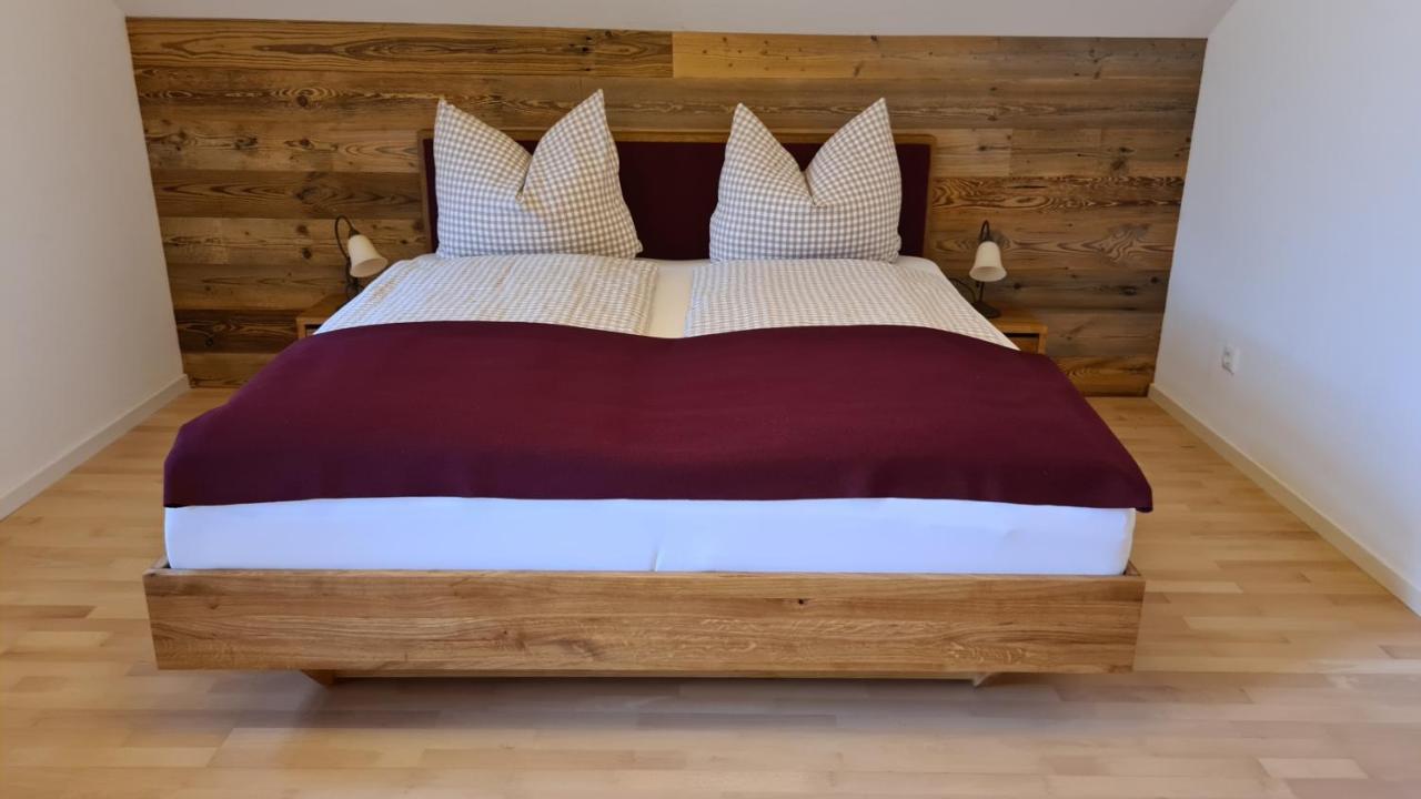 Bunter Hirsch Ferienwohnung Im Garmischer Zentrum Ngoại thất bức ảnh